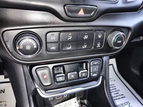 Used 2020 GMC Terrain SLE image 18