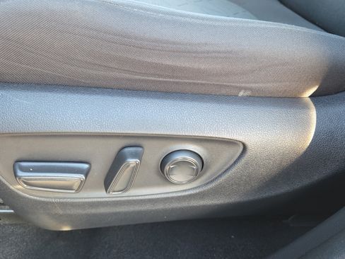 Used 2022 Toyota RAV4 XLE FWD image 10