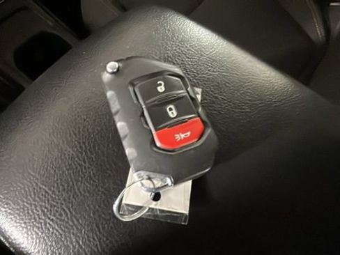 Used 2024 Jeep Wrangler Unlimited AWD/4WD image 19