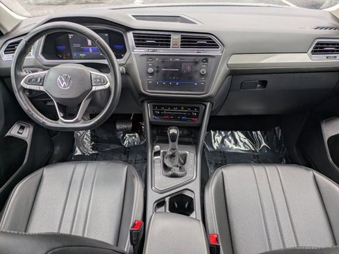 Used 2022 Volkswagen Tiguan SE FWD image 16