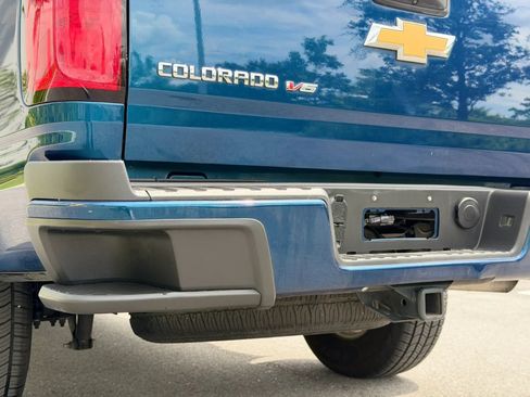 Used 2019 Chevrolet Colorado W/T w/ WT Convenience Package RWD image 17