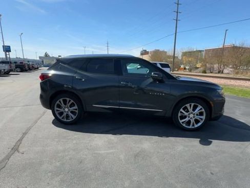 Used 2019 Chevrolet Blazer Premier w/ Sun and Wheels Package AWD/4WD image 9