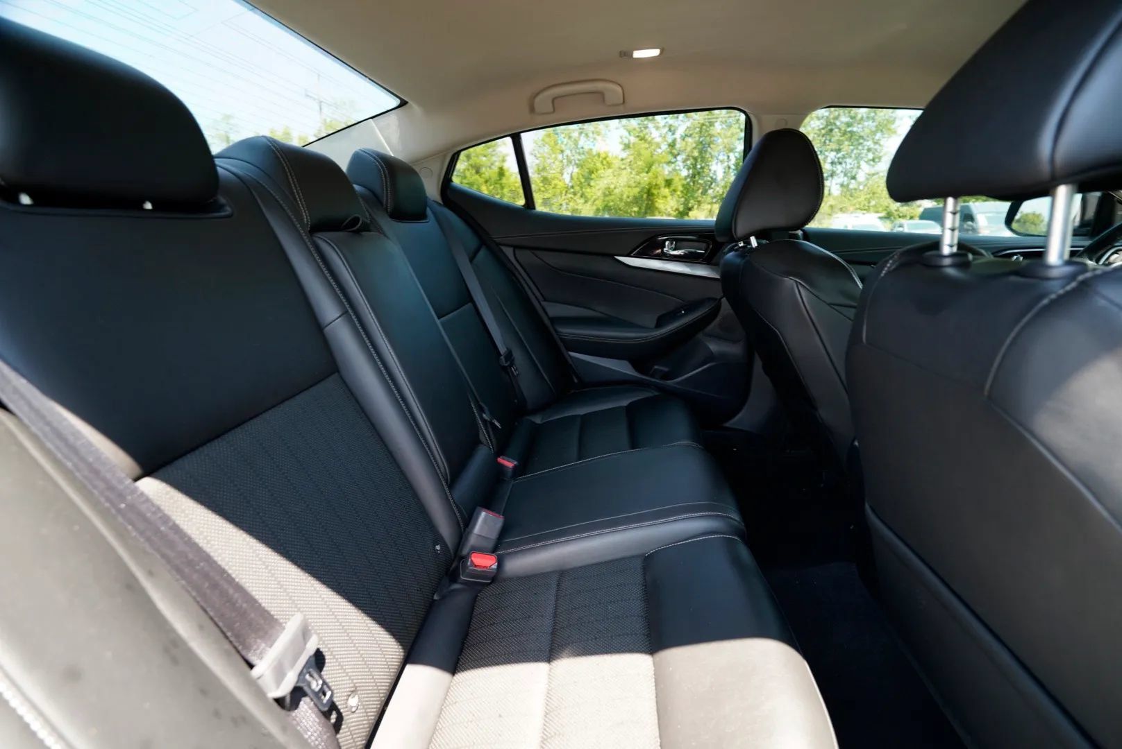 Used 2022 Nissan Maxima SV w/ Floor Mat Group FWD image 38