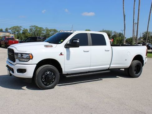Used 2024 RAM 3500 Big Horn w/ Night Edition AWD/4WD image 5