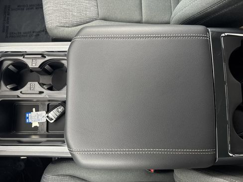 New 2025 Ford F250 XLT w/ Black Appearance Package image 40