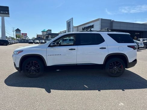 Used 2019 Chevrolet Traverse Premier w/ Redline Edition AWD/4WD image 2
