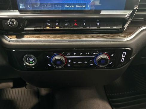 Used 2023 Chevrolet Silverado 1500 LT AWD/4WD image 22