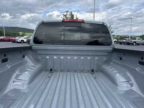 Used 2024 Nissan Frontier PRO-4X AWD/4WD image 9