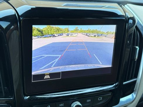 Used 2023 Chevrolet Traverse LT w/ LPO, Cargo Package AWD/4WD image 10
