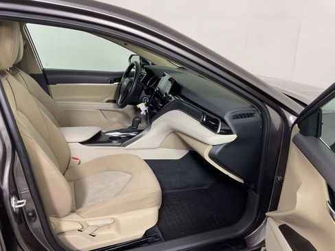 Certified 2022 Toyota Camry LE image 23