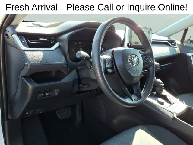 Used 2025 Toyota RAV4 XLE AWD/4WD image 13