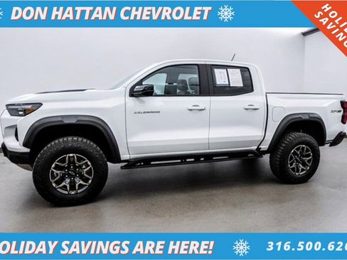 Used 2024 Chevrolet Colorado ZR2 w/ ZR2 Convenience Package III image 2