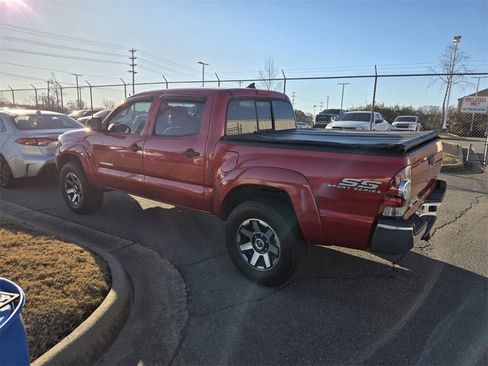 Used 2014 Toyota Tacoma PreRunner w/ SR5 Package image 3