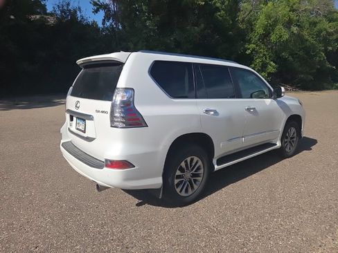 Used 2016 Lexus GX 460 Luxury AWD/4WD image 18