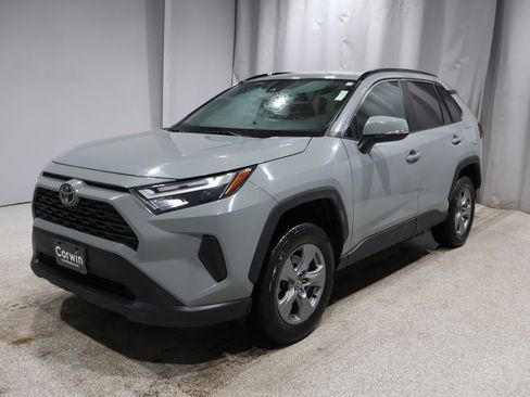 Used 2022 Toyota RAV4 XLE image 5