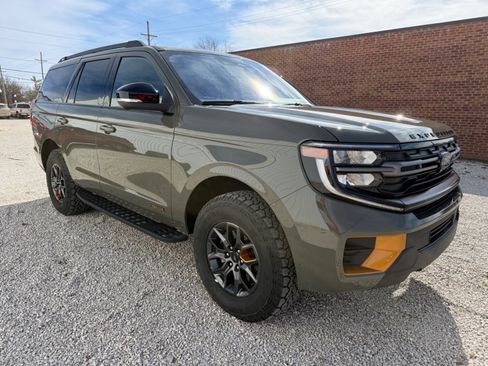 Certified 2025 Ford Expedition Tremor image 1
