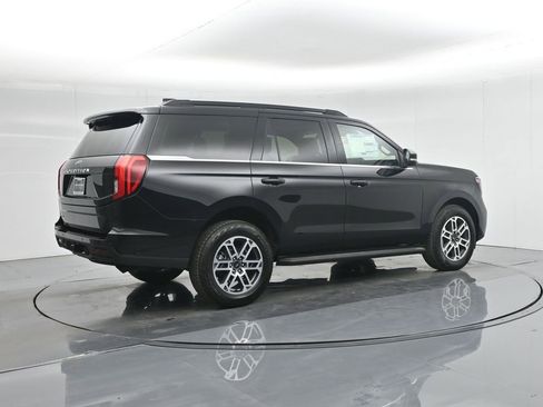 New 2025 Ford Expedition Active image 30