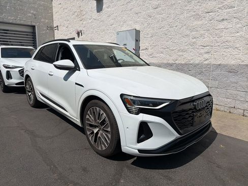 Used 2024 Audi Q8 e-tron Prestige w/ Prestige Package AWD/4WD image 1
