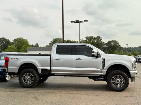 Used 2024 Ford F250 Limited AWD/4WD image 39