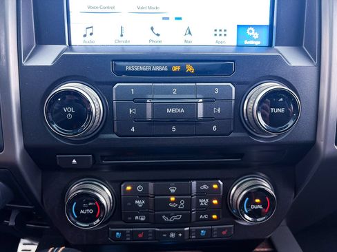 Used 2018 Ford F150 Raptor w/ Equipment Group 802A Luxury AWD/4WD image 30