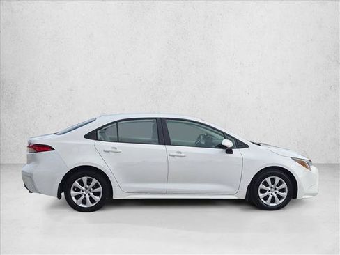 Used 2025 Toyota Corolla LE FWD image 4
