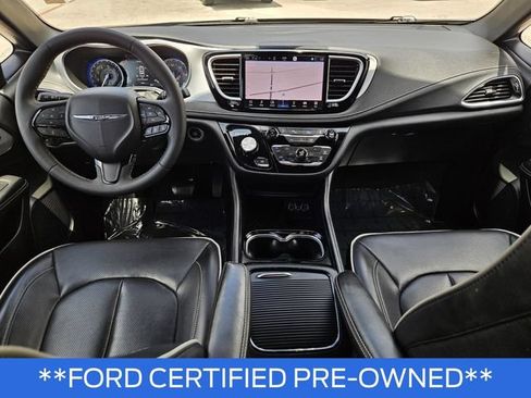Used 2025 Chrysler Pacifica Limited FWD image 26