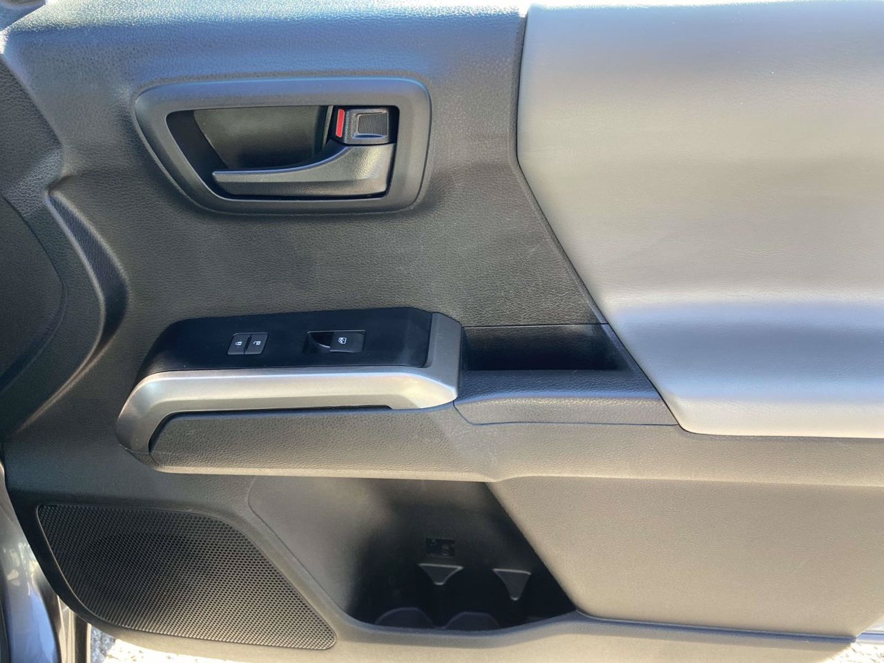 Used 2023 Toyota Tacoma SR5 RWD image 16