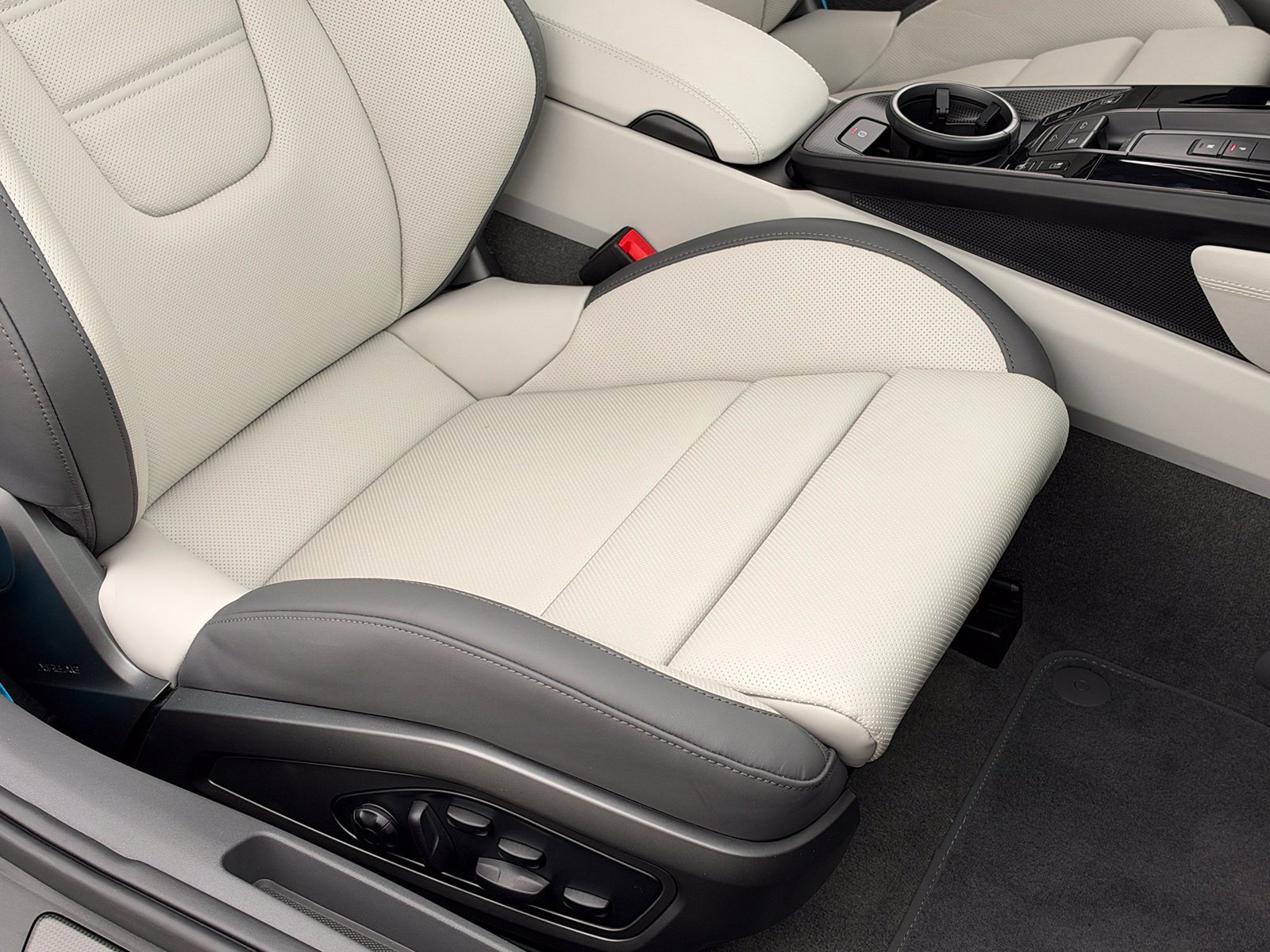 Certified 2025 Porsche 911 Carrera 4 GTS AWD/4WD image 42