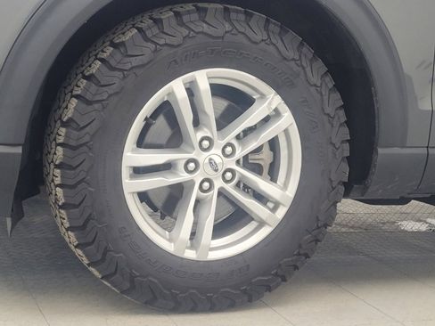 Used 2020 Ford Explorer XLT w/ Comfort Package image 31