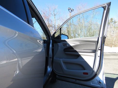 Used 2016 Honda Pilot LX image 12