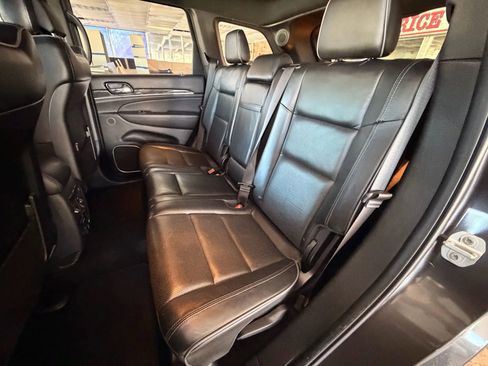 Used 2019 Jeep Grand Cherokee Overland AWD/4WD image 56