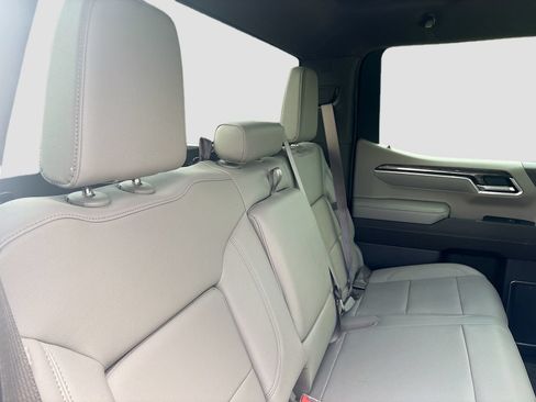 Used 2025 Chevrolet Silverado 1500 LTZ AWD/4WD image 27