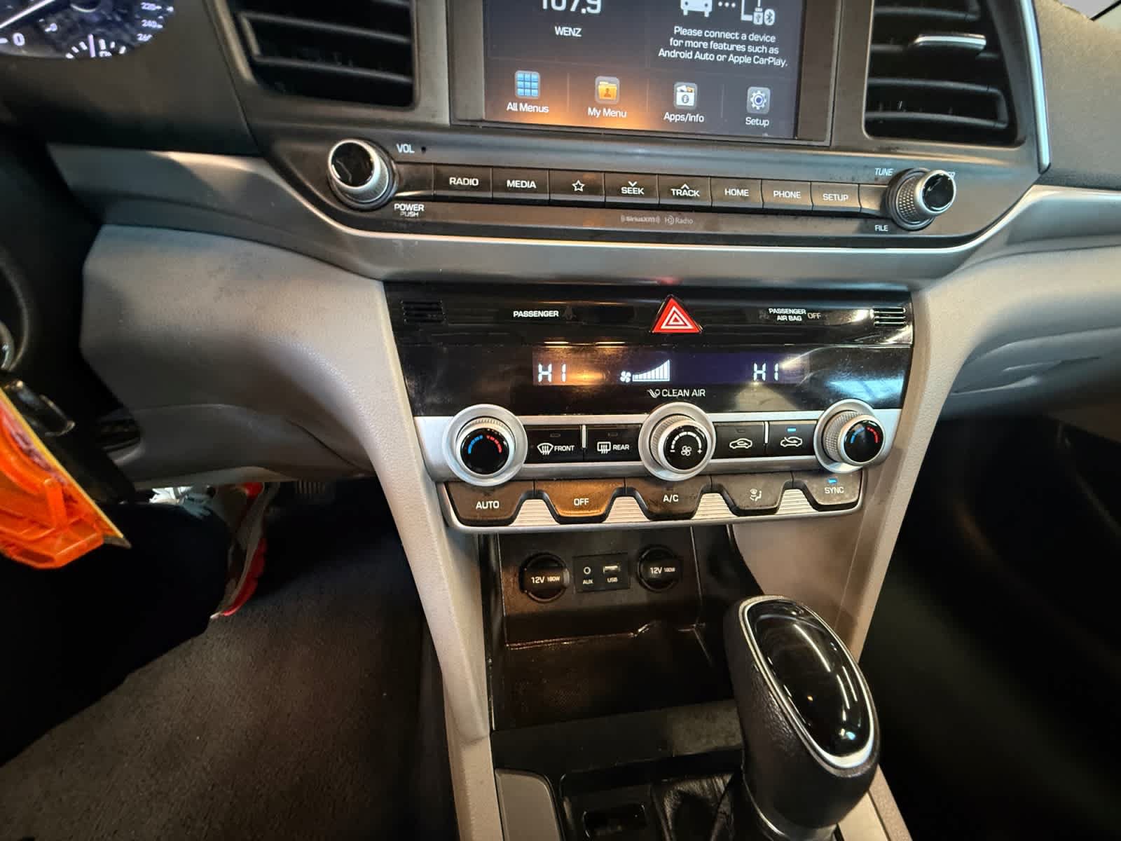 Used 2020 Hyundai Elantra SEL FWD image 17