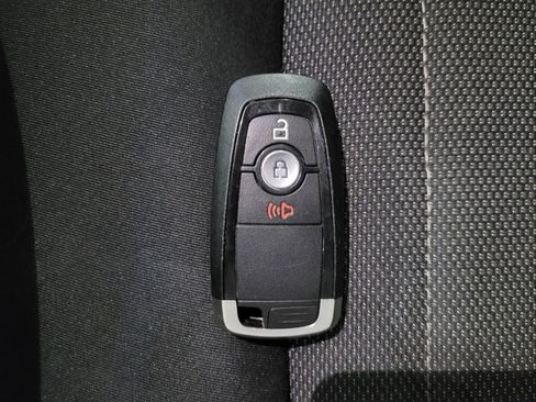 Used 2020 Ford Edge SE image 32