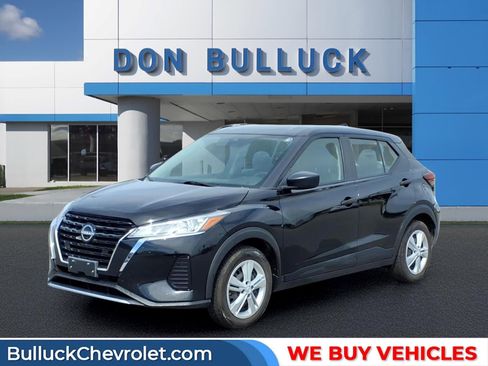 Used 2022 Nissan Kicks S FWD image 1