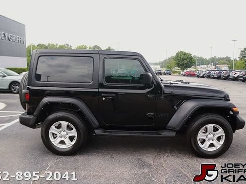 Used 2023 Jeep Wrangler Sport AWD/4WD image 8