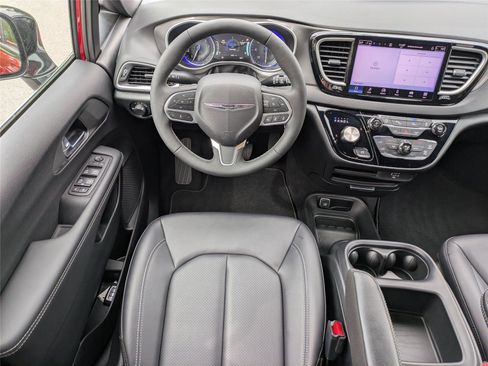 New 2026 Chrysler Voyager LX FWD image 17