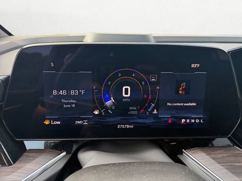 Used 2025 Chevrolet Suburban Z71 AWD/4WD image 22