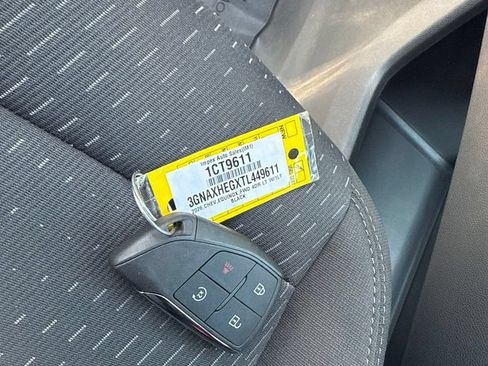 Used 2026 Chevrolet Equinox LT FWD image 32