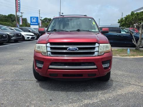 Used 2017 Ford Expedition Limited w/ Equipment Group 301A RWD image 9