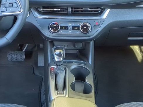 Used 2025 Buick Envista Preferred w/ Convenience I Package image 19