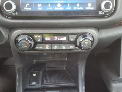 Used 2024 Nissan Kicks SR w/ SR Premium Package image 19