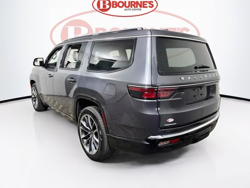 Used 2023 Jeep Wagoneer Series III w/ Premium Group I AWD/4WD image 10