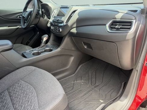 Used 2023 Chevrolet Equinox LT FWD image 17