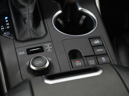 Used 2025 Toyota Highlander XSE AWD/4WD image 18