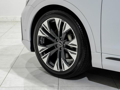 Used 2024 Audi Q8 Prestige image 52