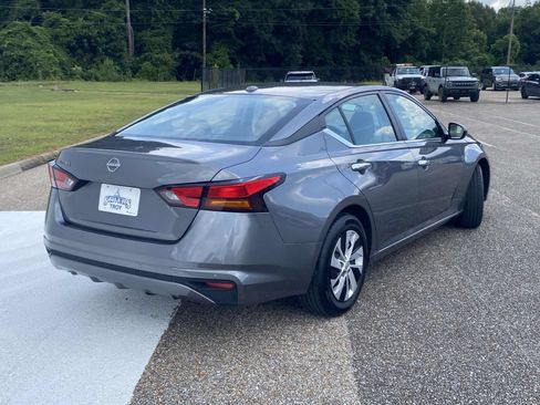 Used 2025 Nissan Altima 2.5 S FWD image 7