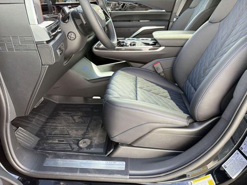New 2026 Cadillac Escalade IQ Sport 1 w/ LPO, Floor Liner Package AWD/4WD image 4