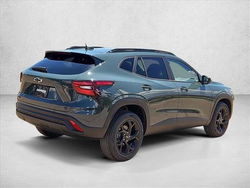 New 2026 Chevrolet Trax LT w/ Driver Confidence Package FWD image 2