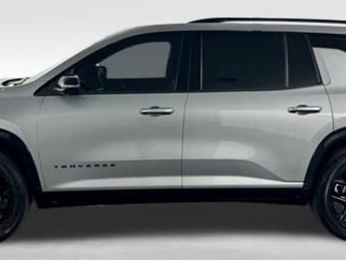 Used 2024 Chevrolet Traverse RS image 5